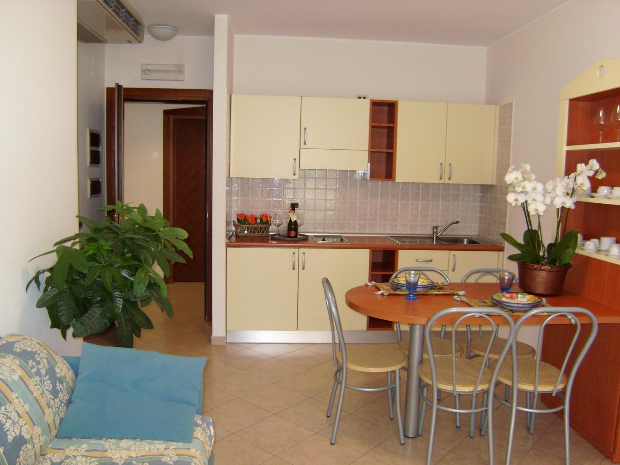 Residence Torre Del Mar Альба-Адриатика Номер фото