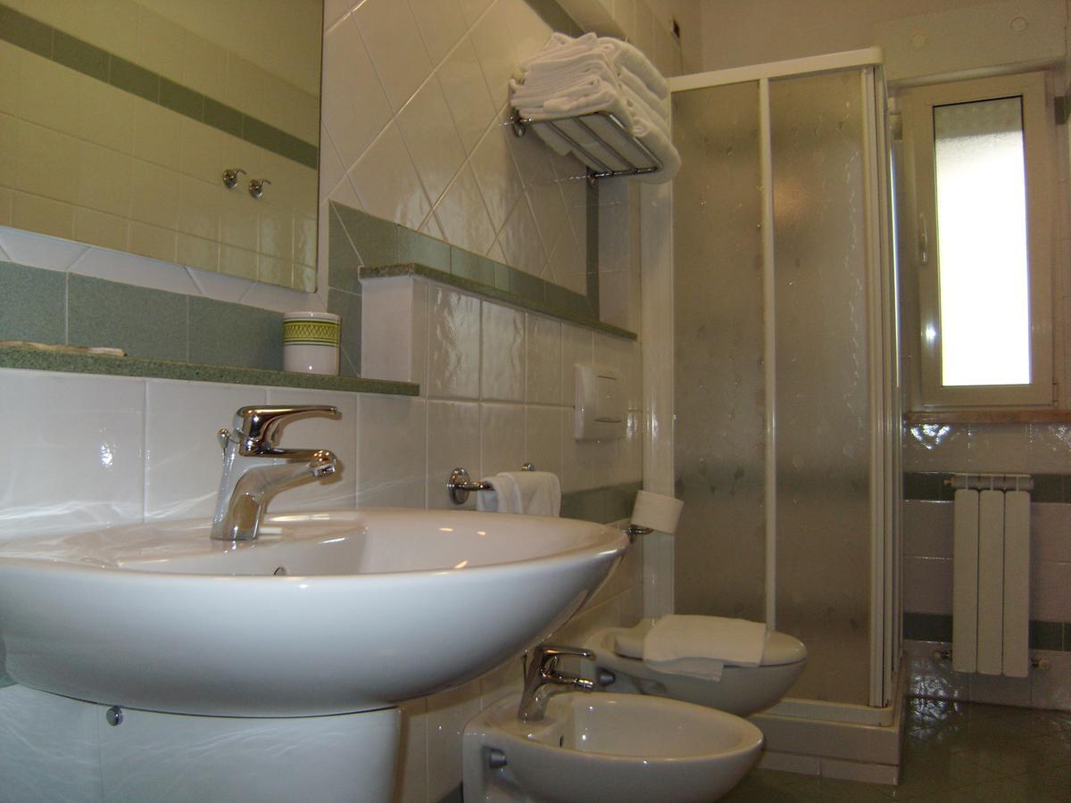 Residence Torre Del Mar Альба-Адриатика Экстерьер фото