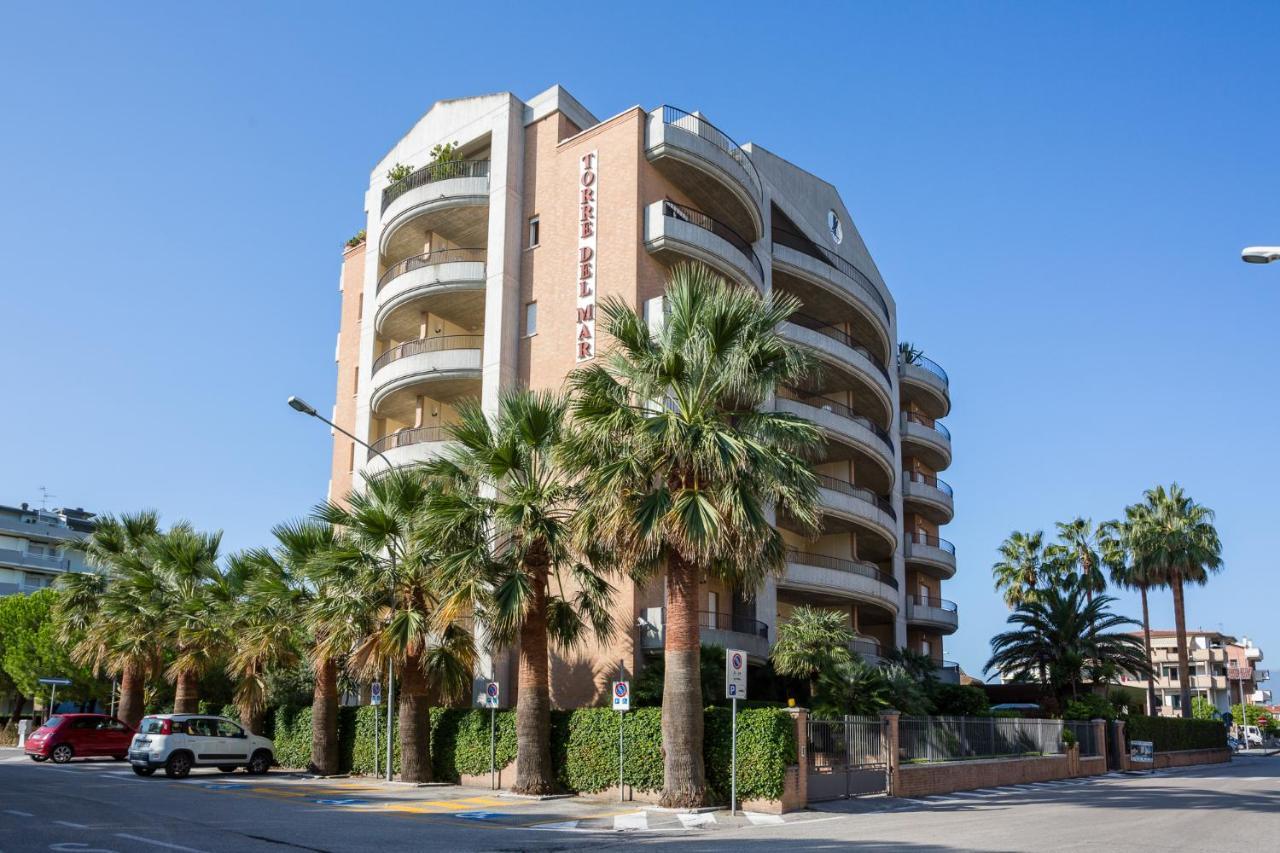 Residence Torre Del Mar Альба-Адриатика Экстерьер фото